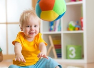 让宝宝锻炼身体又提高协调性的球类游戏
