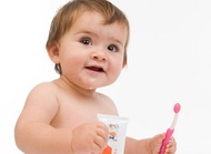 从无牙到长出牙齿，如何保护宝宝牙齿？