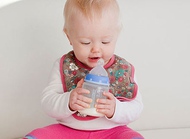 离开奶瓶和断母乳，时间由宝宝来决定
