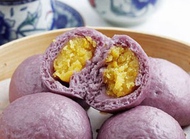 色彩和甜蜜的诱惑：紫薯奶黄包