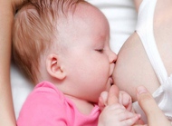 母乳喂养的宝宝和妈妈更苗条更健康