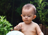 小小皮球助你训练宝宝脑的平衡功能