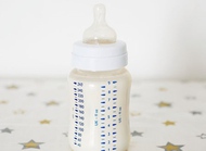 逐月解读各阶段宝宝的喂奶量