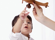 与2-3岁宝宝的亲子游戏：坐飞机