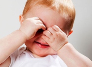 宝宝眼睛受伤了，父母如何紧急处理？