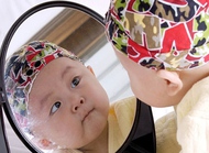照镜子有助认知发育，鼓励宝宝观察探索