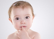 鼓励宝宝用嘴探索世界，促进触觉发展
