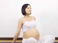 孕晚期，该如何防治腰间盘突出症？