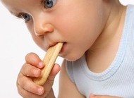 宝宝的吞咽能力有限，应如何锻炼？