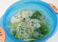 早餐也有丰富营养的西兰花生菜虾肉面