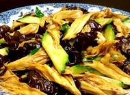 清新可口凉拌菜：腐竹木耳黄瓜炒