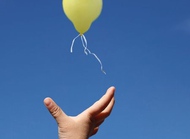 与2-3岁宝宝的亲子游戏：气球高高飞