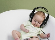 如何运用音乐来发展宝宝的智力？