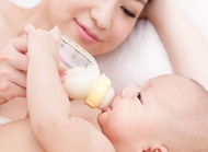 如何用奶瓶给奶粉宝宝传递安全感和爱？