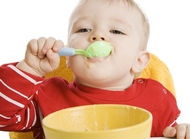 盘点宝宝吃饭时需要的用品有哪些