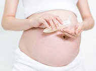 巧用按摩手法预防妊娠纹