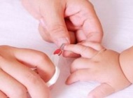 宝宝剪指甲，四种方法易受伤