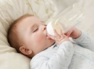 吃配方奶的宝宝正常大便颜色
