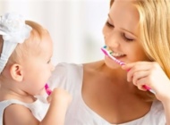 宝宝刷牙用电动牙刷好吗？