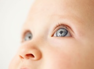 宝宝真假“对眼”的鉴别方法
